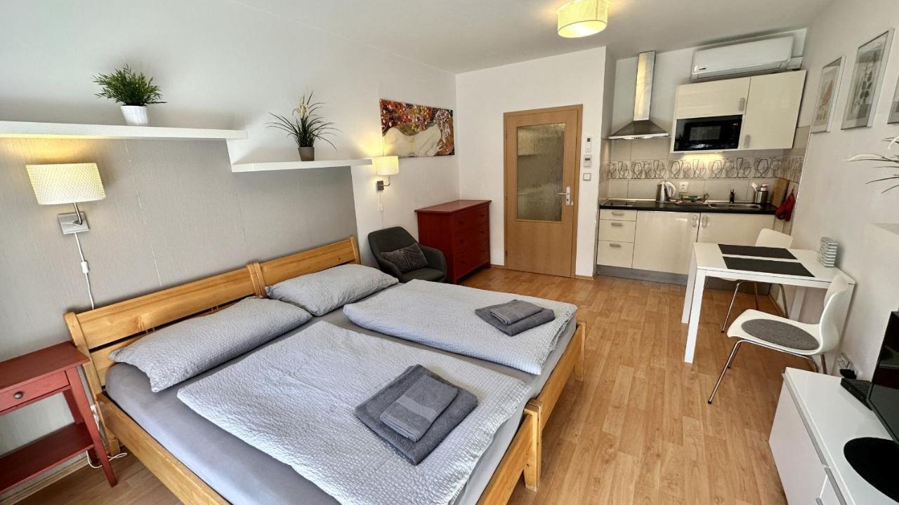 Ubytování Třeboň - apartmány Rožmberk, Svět a Baštýř Exterior foto